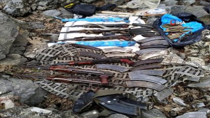 Tunceli'de silah dolu 2 sığınak imha edildi