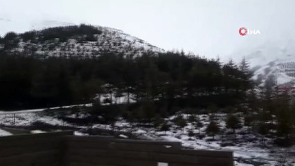 İzmir’in zirvelerine Nisan ayında kar yağdı