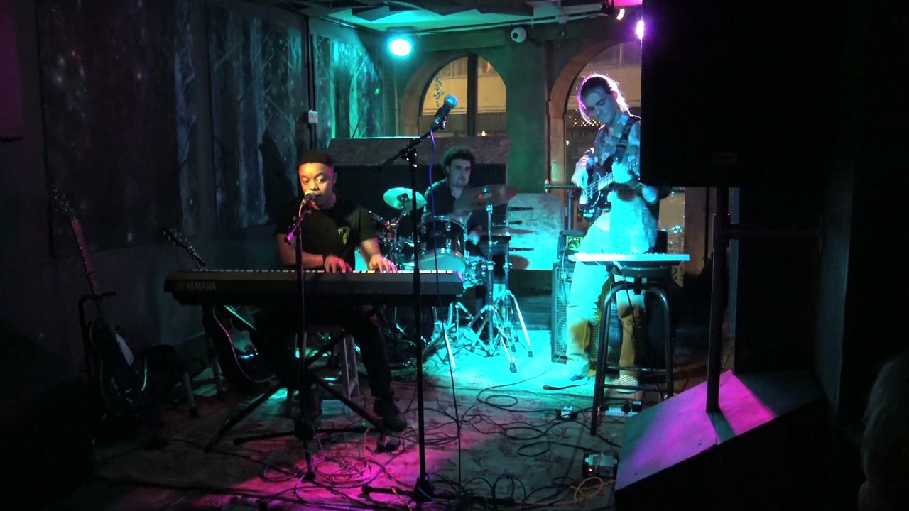 08-04-19 Songsmiths at Mr Wolf's Lebo