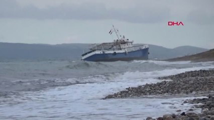 Çanakkale Tekne Karaya Oturdu, Araziye Dağılan Kaçaklar Tek Tek Yakalandı
