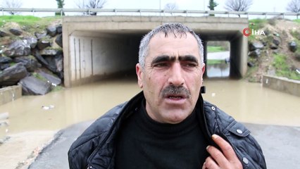 Şimşekler geceyi gündüze çevirdi, selde mahsur kalanları ekipler kurtardı
