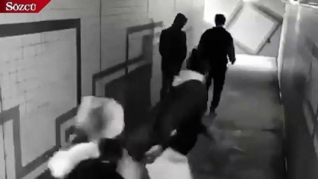 Genç kadın tacizcileri iki yumrukla yere serdi