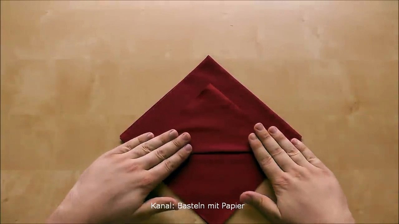 Servietten falten - Tischdeko Weihnachten - Weihnachtsdekoration selber machen - DIY Weihnachten