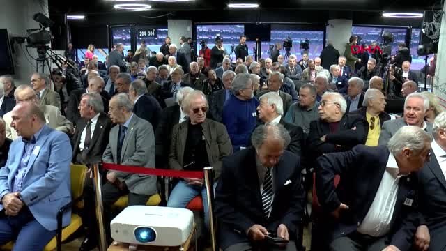 Spor Galatasaray'ın Divan Kurulu Toplantısı Başladı