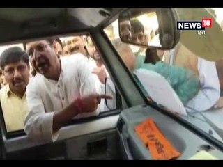 चुनाव आयोग की गाड़ी में भाजपा की प्रचार सामग्री, कांग्रेस ने की शिकायत