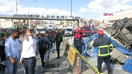 Video herunterladen: Şanlıurfa Freni Boşalan Kamyon, 4 Aracı Hurdaya Çevirdi 4 Yaralı