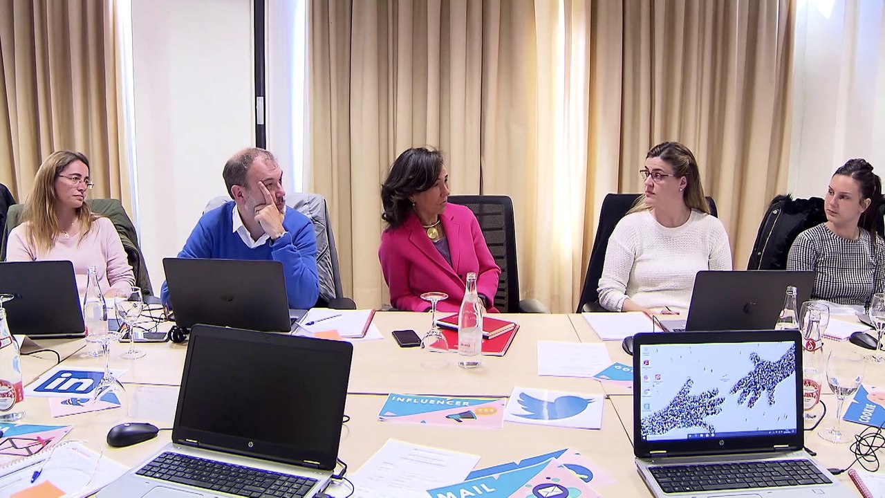 Ana Botín visita el taller de capacitación digital de la Fundación Banco Santander
