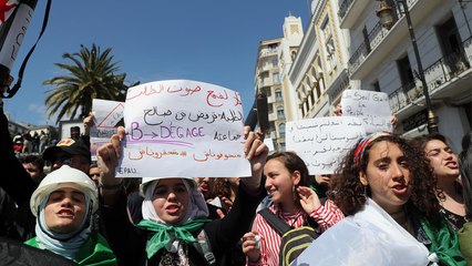 المعارضة الجزائرية تقاطع جلسة البرلمان والحراك يرفض بن صالح