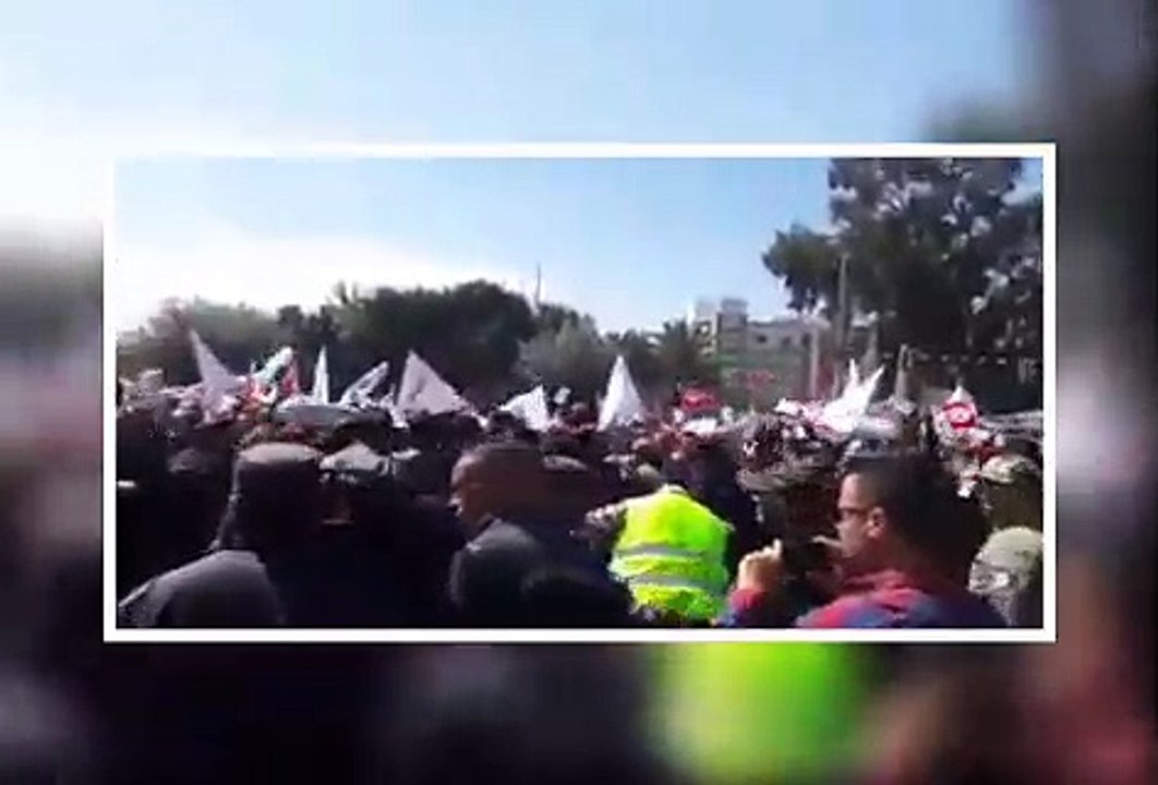 تونس باردو | اليوم  وقفة إحتجاجية لاتحاد الفلاحين أمام مجلس النواب و رفع شعار " إرحل" لسمير بالطيب وزير الفلاحة !