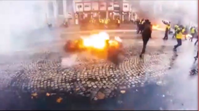Yellow vests protesters