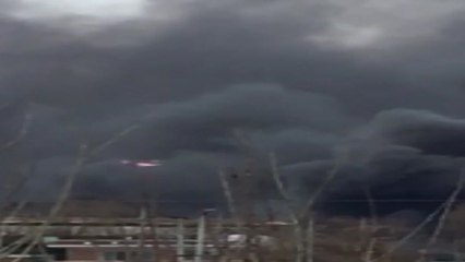 가전제품 폐자재 재활용 공장 사흘째 화재 / YTN