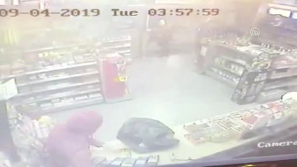 Akaryakıt İstasyonu Soyguncuları Kaçarken Paraları Düşürdü - Ankara