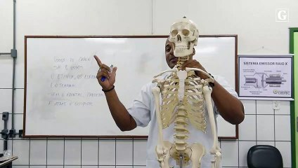 Professor do ES faz paródia com funk e bomba na internet