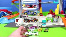 Hot Wheels Unboxing: Ultimate Garage avec des Voitures de Lightning McQueen & Blaze pour les Enfants | Gertie S. Bresa