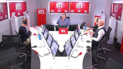 Une souris range son établi toutes les nuits