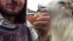Rizeli Gencin Keçi ile Ekmek Kavgası Sosyal Medyada İlgi Çekti