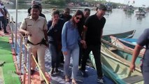 Akshay Kumar Masti Wid Kareena Kapoor on Boat Ride From Alibaug Aftr Finishing Good News Movie Shoot