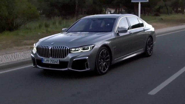 The BMW 745Le xDrive Car-to-car driving