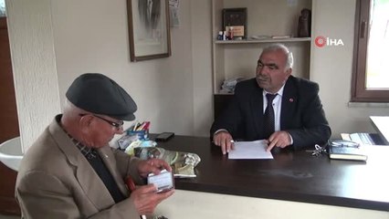 Elinde Bağlamasıyla Muhtar Seçildi