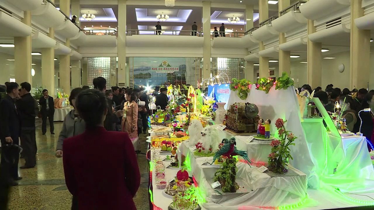 Trotz Hungersnot: Zucker-Schau für Kim Il Sung