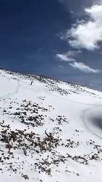 Rater un saut à Skis avec style... La tête dans la neige !