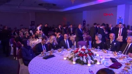 Tekirdağ'da Polis Gecesinde Muazzez Ersoy Sahne Aldı