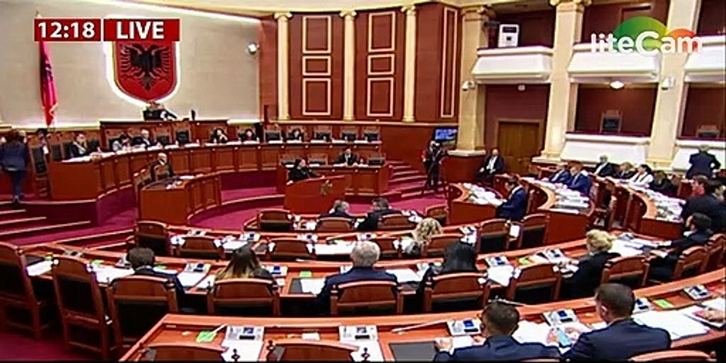 Video/ Rudina Hajdari-deputetit të PS: Zoti Pal...