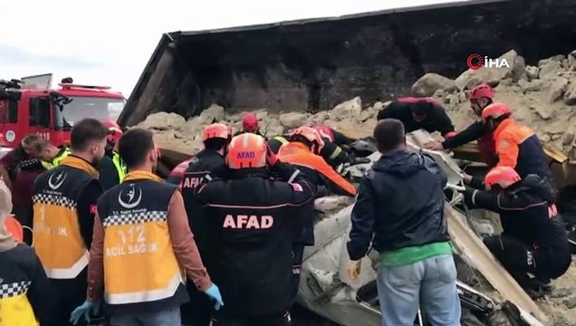 TEM’de 3’ü tır 5 araç birbirine girdi, kilometrelerce kuyruk oluştu