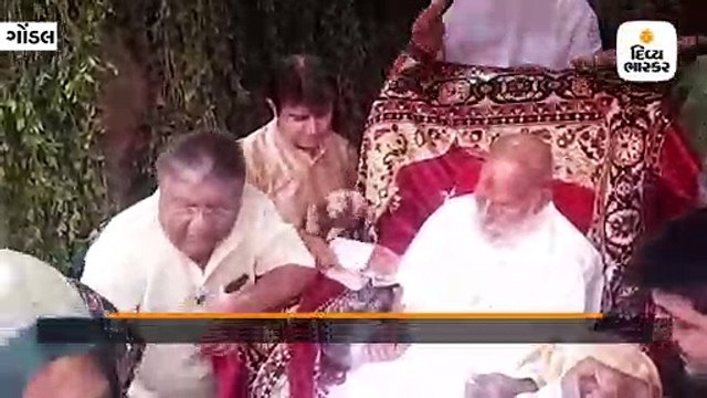 ગોંડલનાં રામજી મંદિરનાં હરીચરણદાસજી મહારાજના 97માં જન્મદિવસે ચેતેશ્વર પુજારાએ આશીર્વાદ લીધા