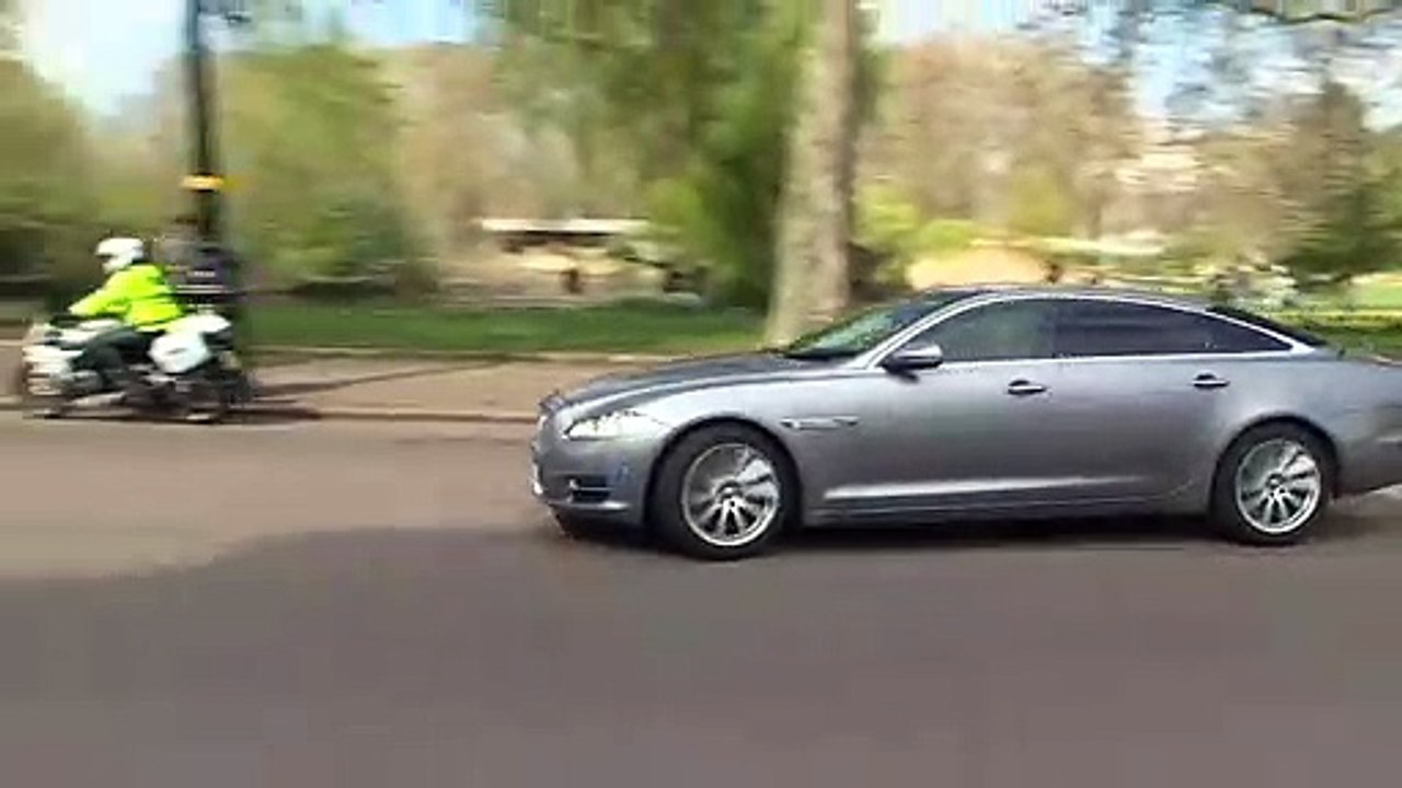 Theresa May returns to UK after Brexit extension granted