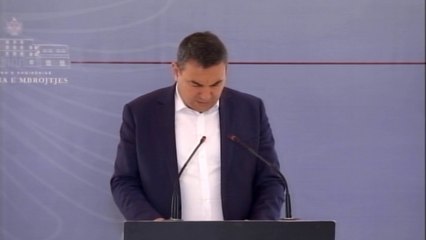 Report TV - 69 vatra zjarri për 22 ditë, Çako fajëson bashkitë: E pazakontë! Heshtin