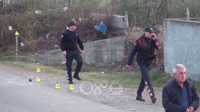 RTV Ora - Shpallet në kërkim autori i vrasjes së Nard Polisë, arrestohet 3 bashkëpunëtorët