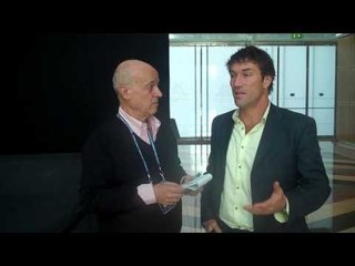 Скачать видео: London Debate: Ubaldo Scanagatta intervista Pat Cash