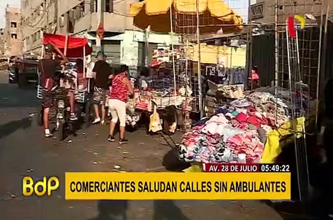 Ambulantes siguen vendiendo en los alrededores de Av. 28 de Julio