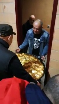 Poêle géante vs Passage de porte