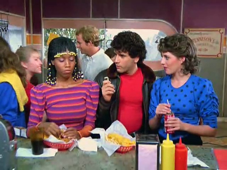 Square Pegs - E04 - Square Pigskins