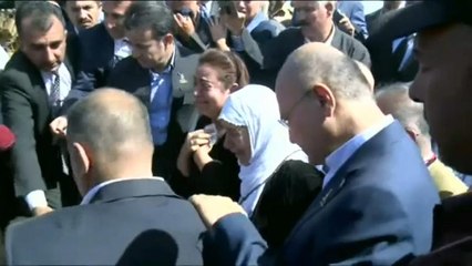 Mass grave of Kurd remains shown to relatives in Iraq's Anfal anniversary