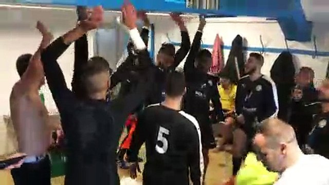 D1 (19ème journée) - La joie du vestiaire du FEYZIN CBE aprs la victoire contre l’ASA VILLEURBANNE