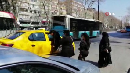 İstanbul’da taksiciler ile müşteriler arasında “kısa mesafe” pazarlığı kamerada
