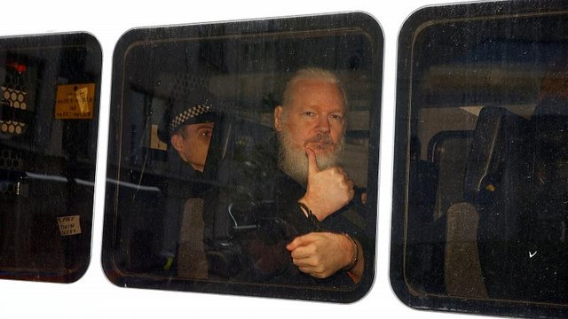 Assange, dopo l'arresto gli USA chiedono l'estradizione per il fondatore di WikiLeaks