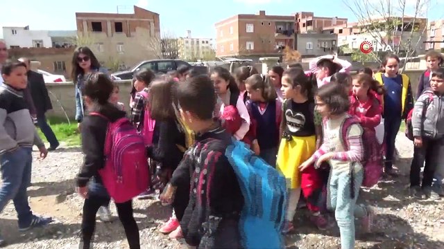 Sanatçı Ebru Yaşar, Diyarbakır’da Yaptırdığı Okulun Açılışına Katılacak