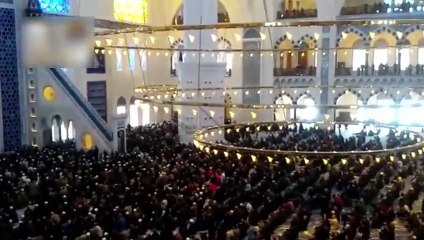 Karamollaoğlu 'dolmaz' diyordu, cemaat Çamlıca Camii'ne sığmadı