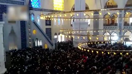 Karamollaoğlu 'dolmaz' diyordu, cemaat Çamlıca Camii'ne sığmadı