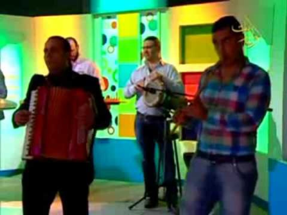 وسام مراد مابيسالش عليا ابدا حفلة راس  السنة قناة اوغاريت2016