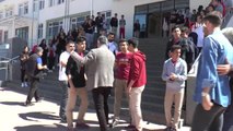 Gazişehir Gaziantep Teknik Direktörü Altıparmak ve Futbolcular Öğrencilerle Buluştu