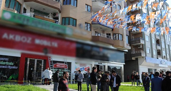 AK Parti Bağlar İlçe Başkanlığı Binasına Silahlı Saldırı!