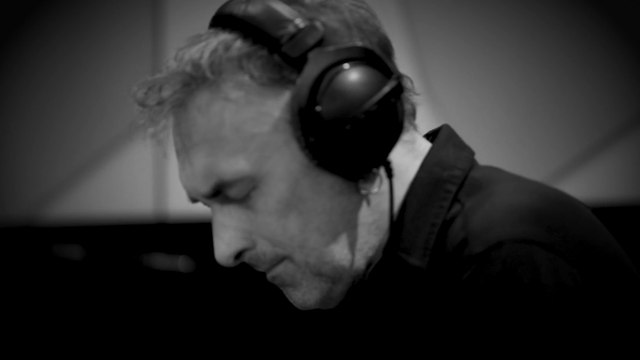 Carte Blanche : Yann Tiersen et Emilie Quinquis reprennent Tuchenn Mikael