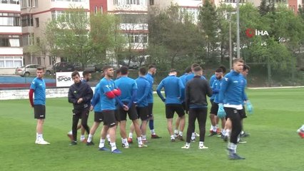 İlhan Özer: "Çok Kolay Teslim Oluyoruz"