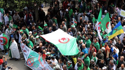 حراك الجزائر يرفض أركان نظام بوتفليقة والأمن ينتشر بالساحات