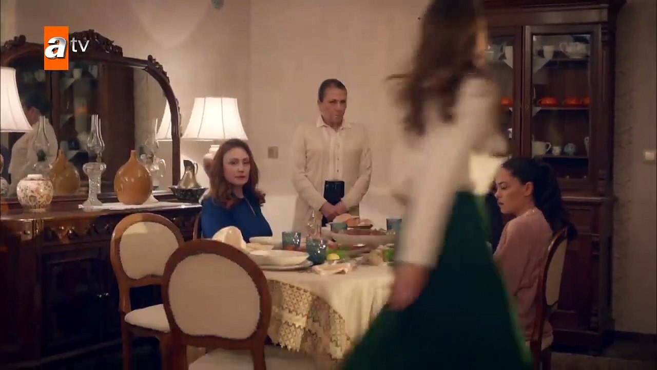 Hercai 5. Bölüm     Sultan, Azize'ye Gözdağı veriyor! -